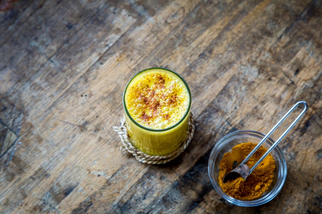 Goldene Milch: Rezept, Wirkung und wann man sie trinken sollte